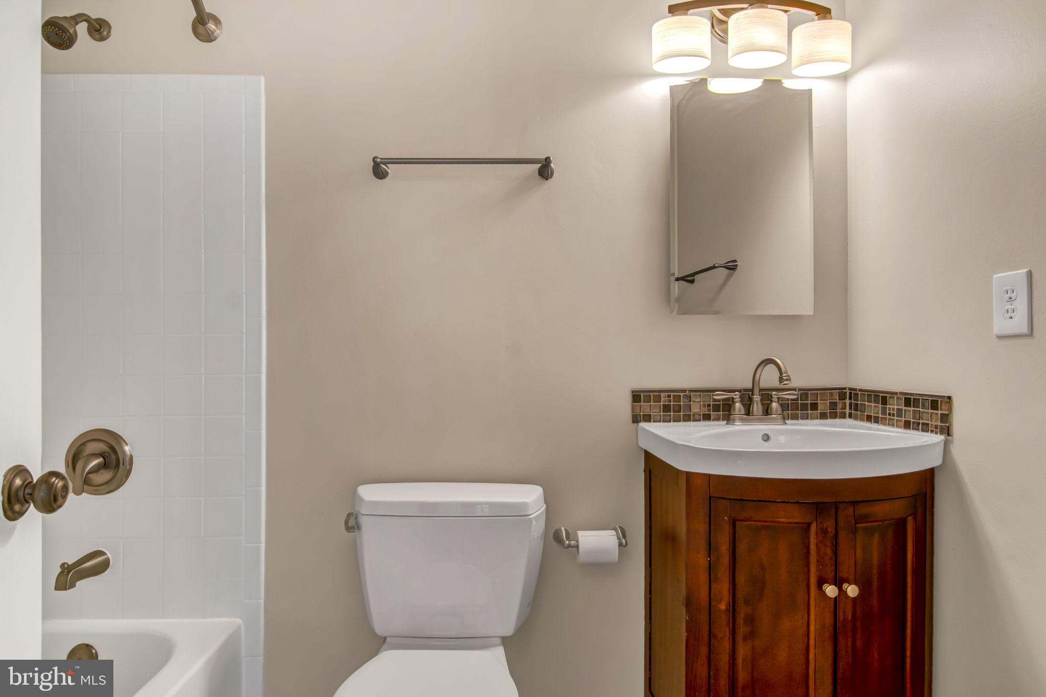 BARKER HILL - Residential