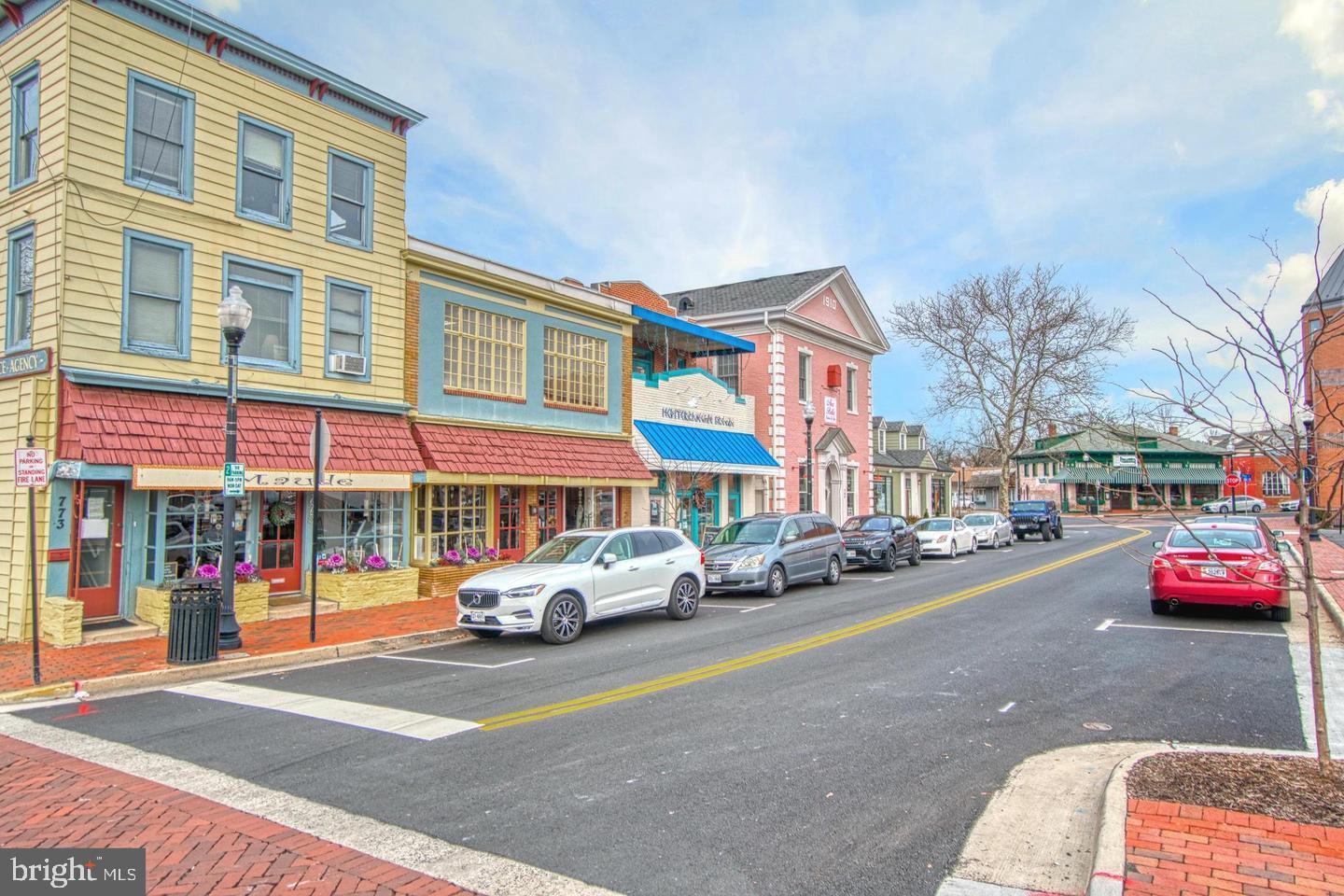 BARKER HILL - Residential