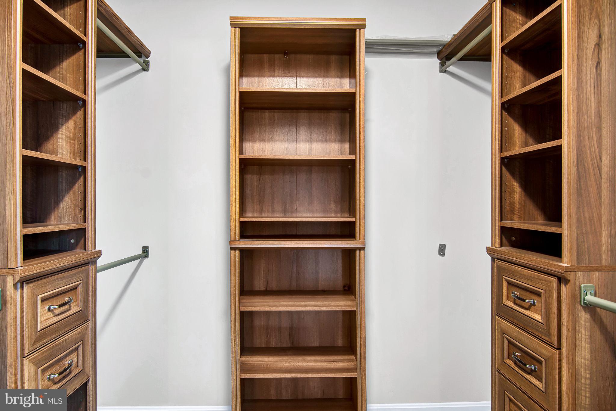 BARKER HILL - Residential