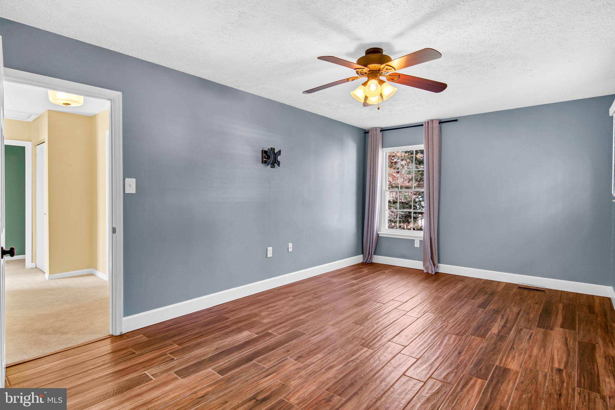 BARKER HILL - Residential