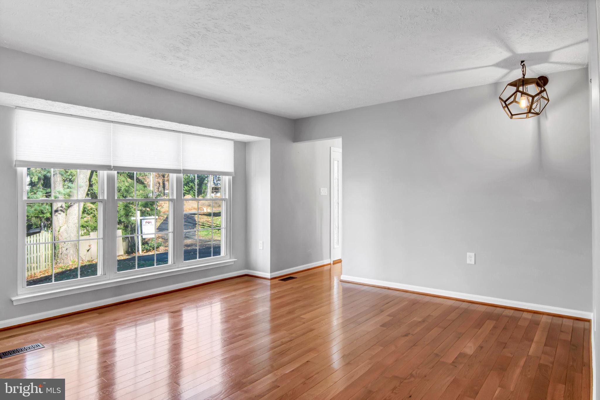 BARKER HILL - Residential