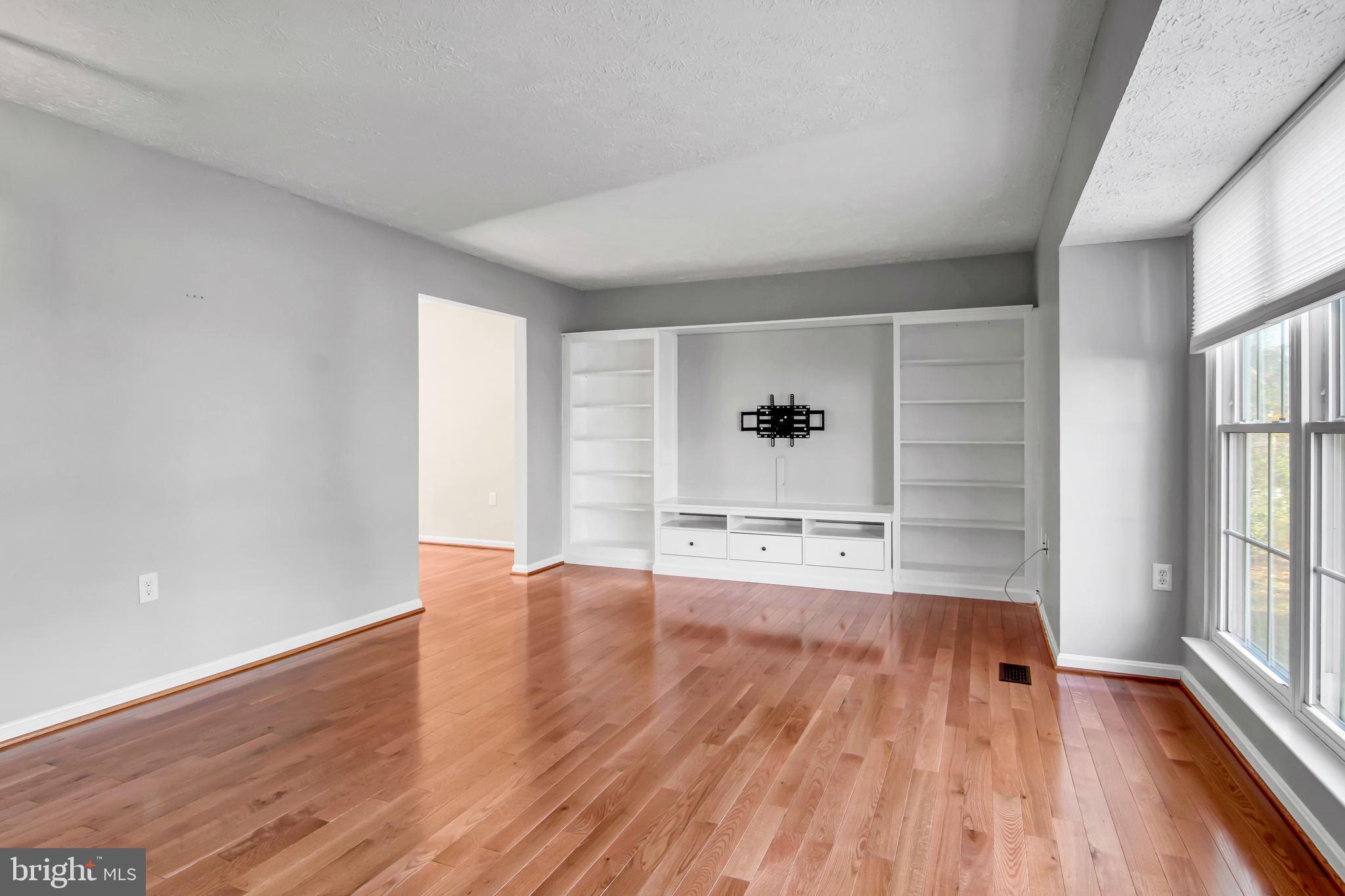 BARKER HILL - Residential