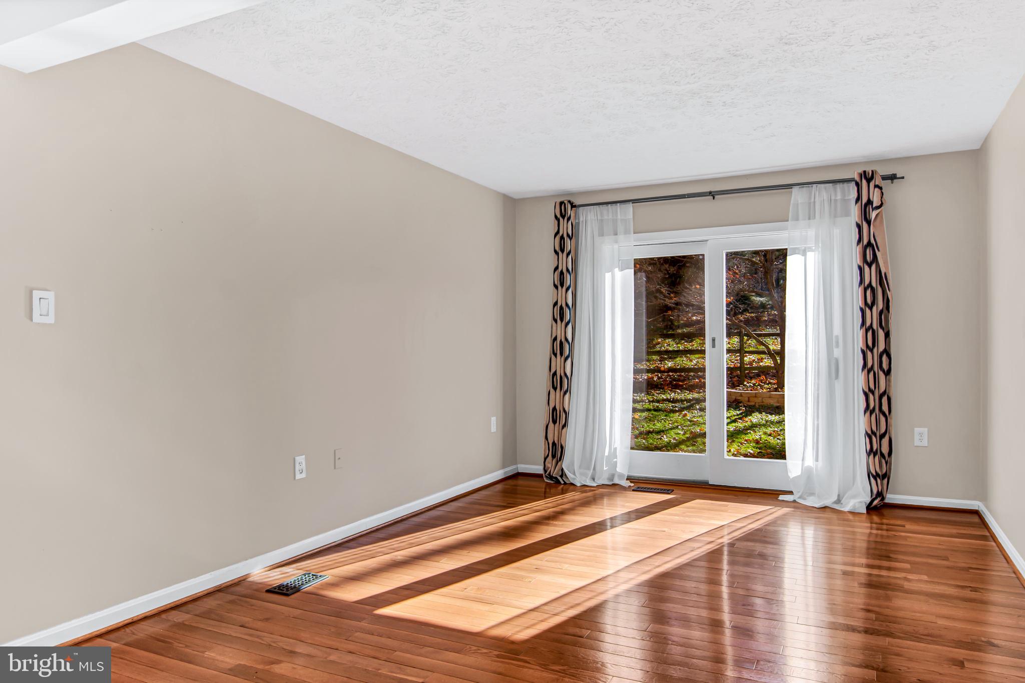 BARKER HILL - Residential