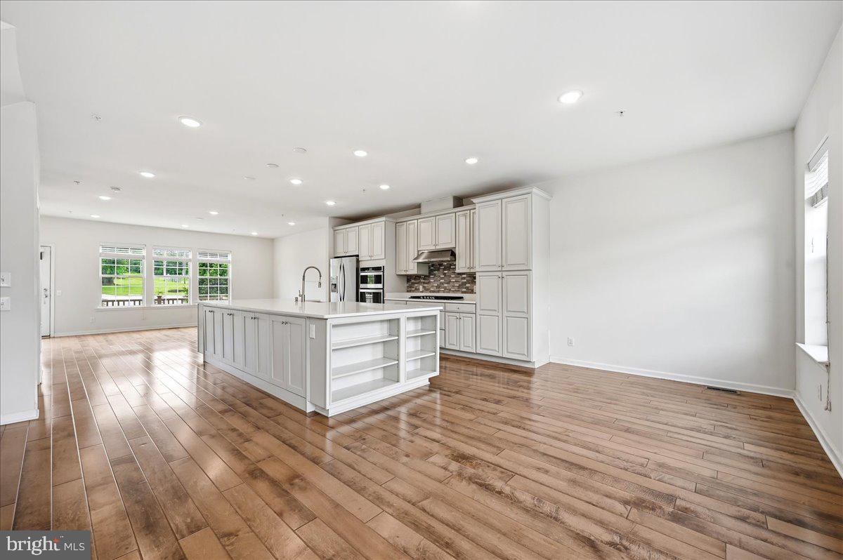 21 EAGLE LANE