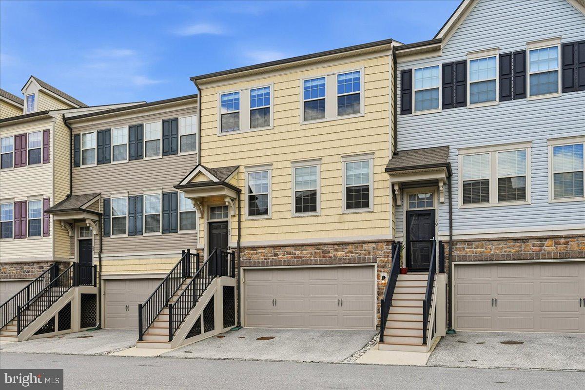 21 EAGLE LANE