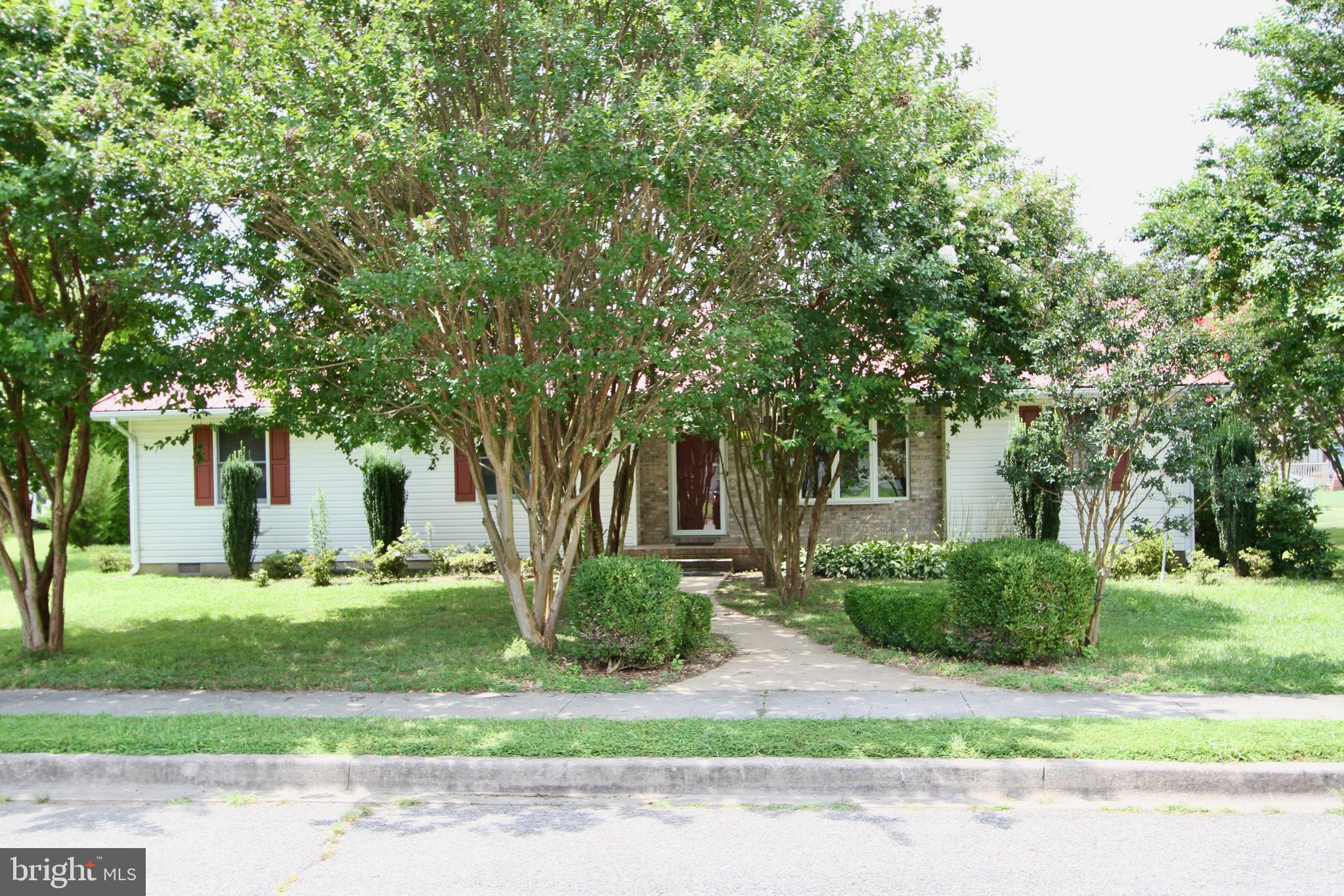 956 JANEKA LANE