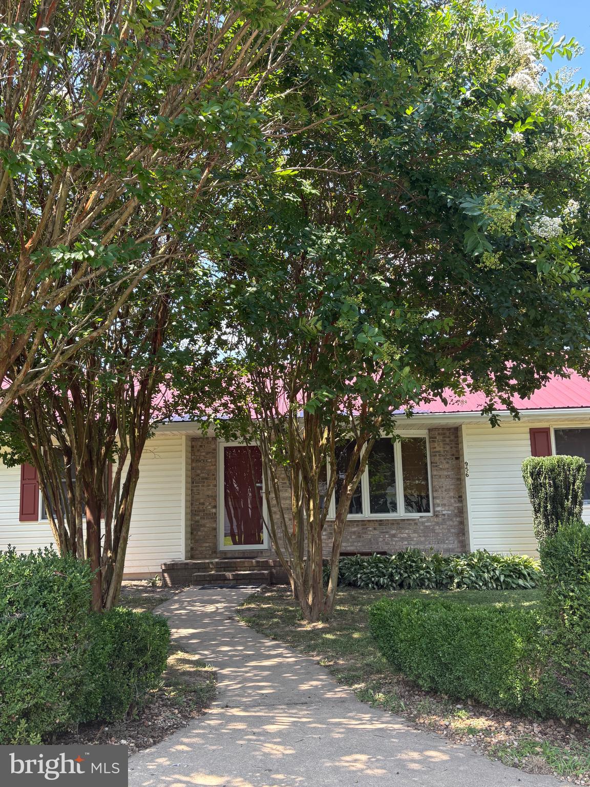 956 JANEKA LANE