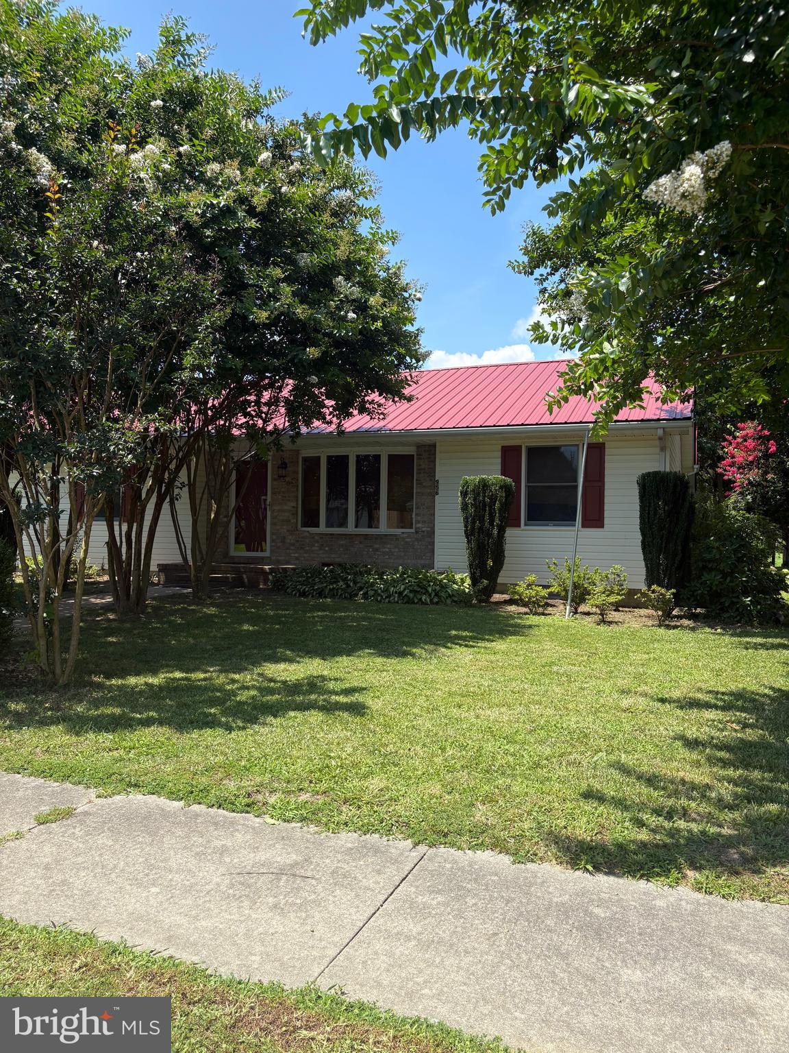 956 JANEKA LANE