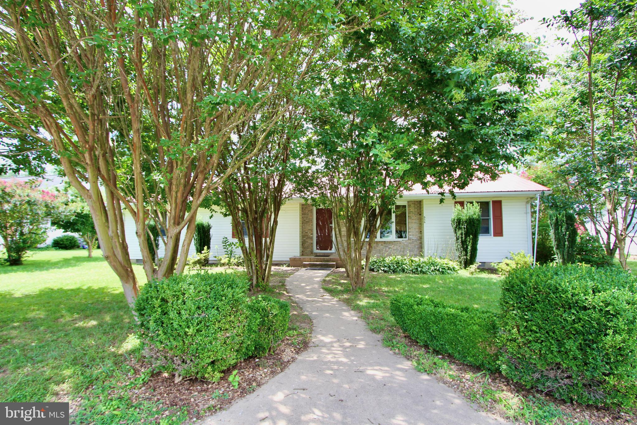956 JANEKA LANE