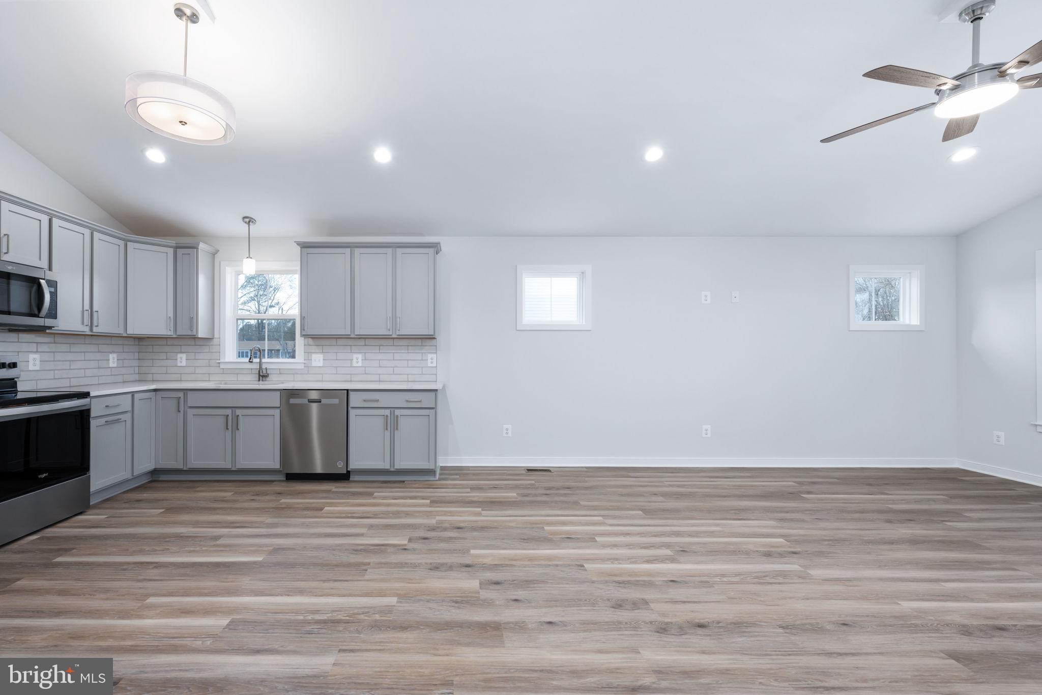 WESTMORELAND SHORES - Residential