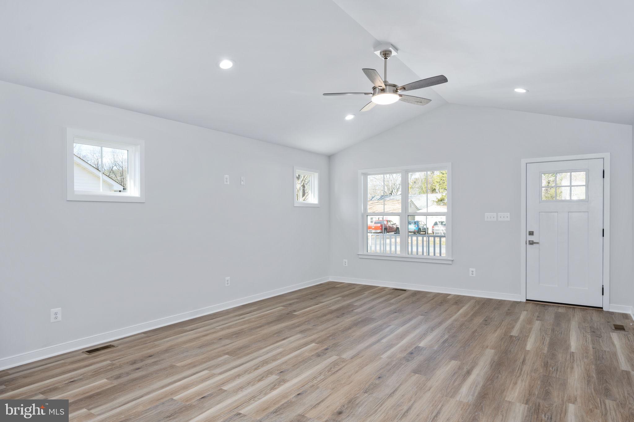 WESTMORELAND SHORES - Residential