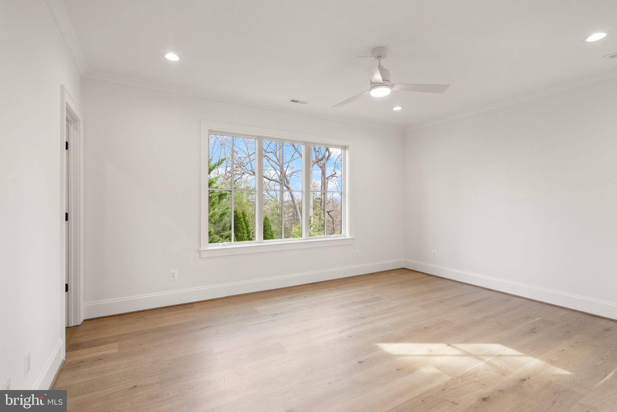 BELLEVUE FOREST - Residential