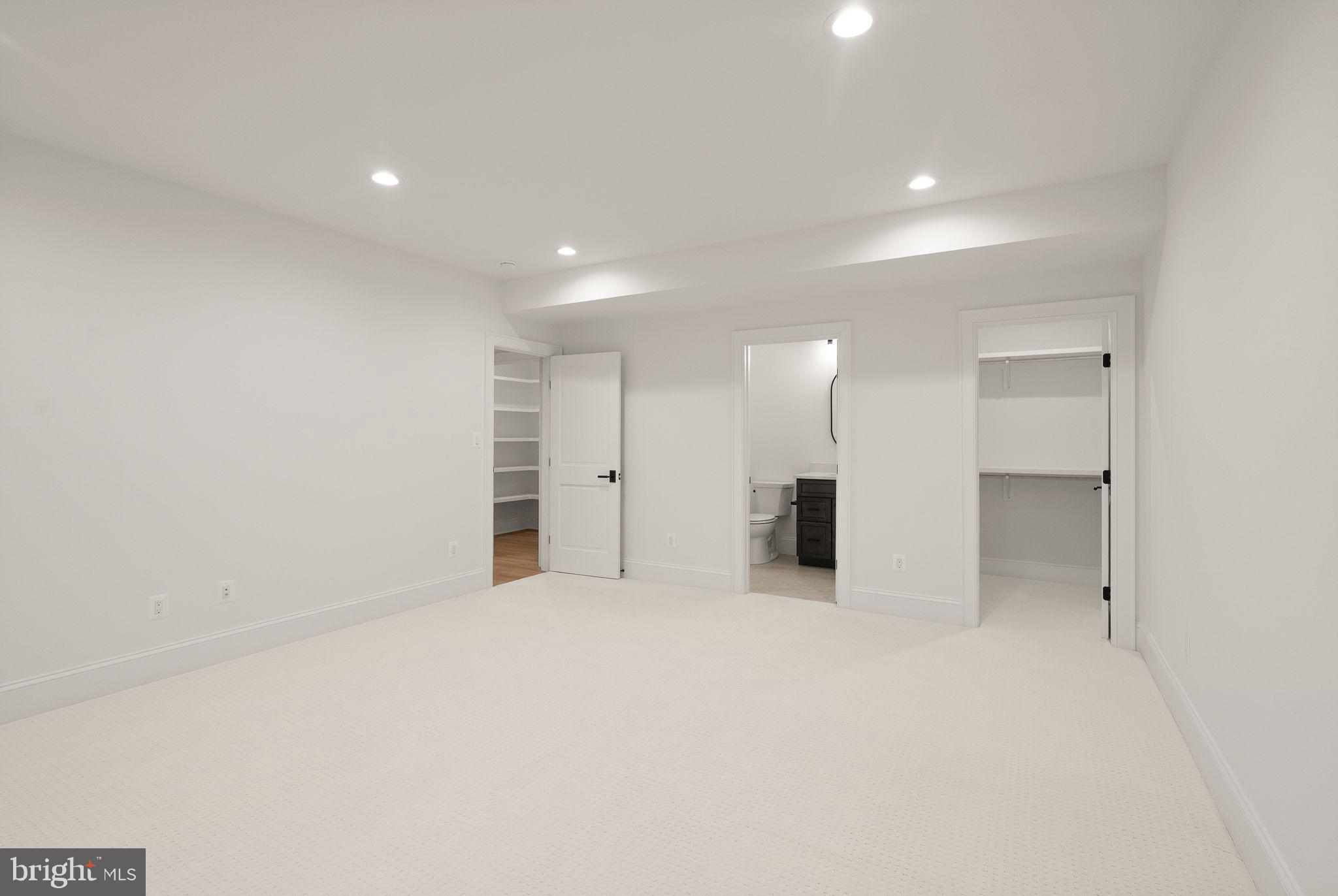 BELLEVUE FOREST - Residential