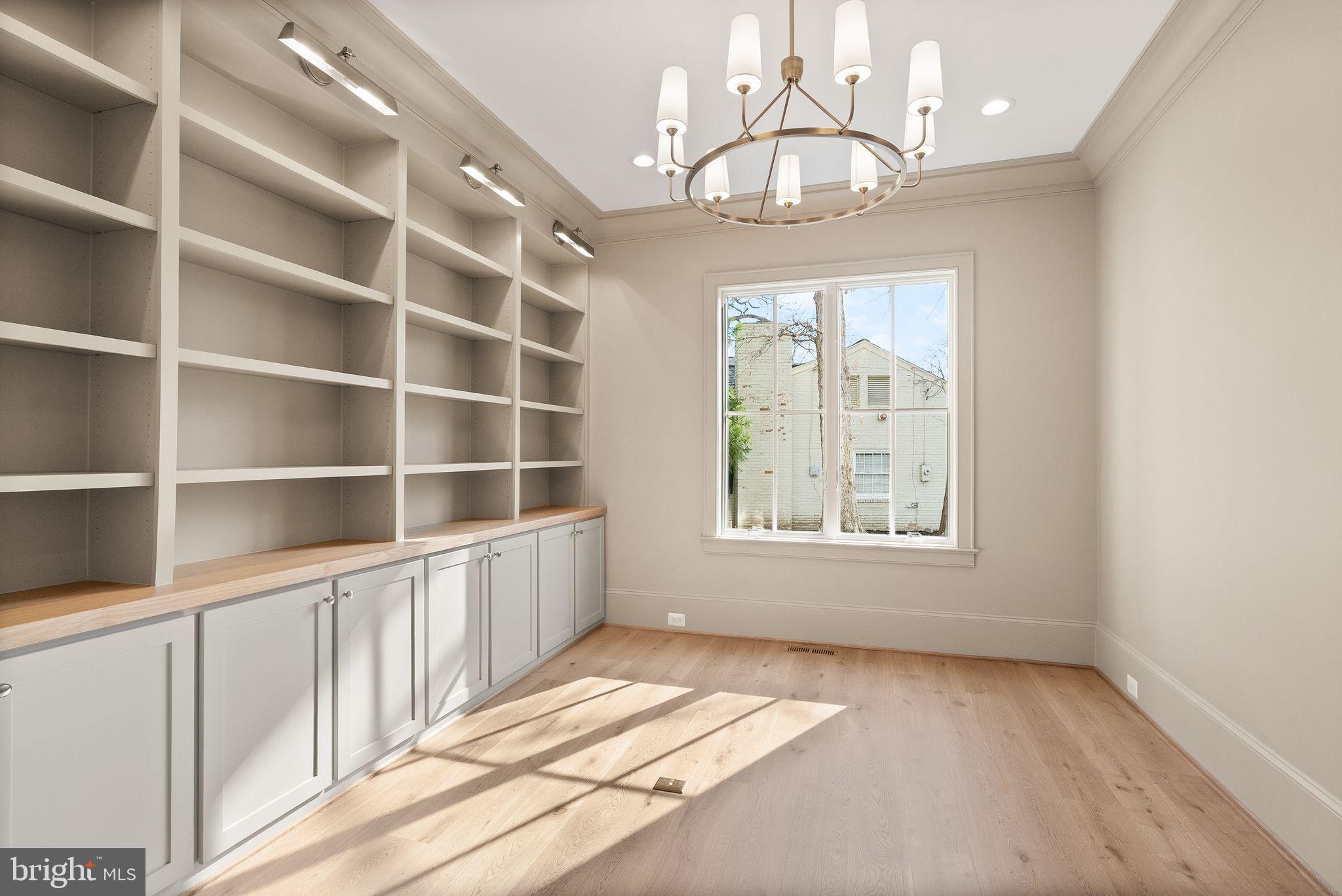 BELLEVUE FOREST - Residential