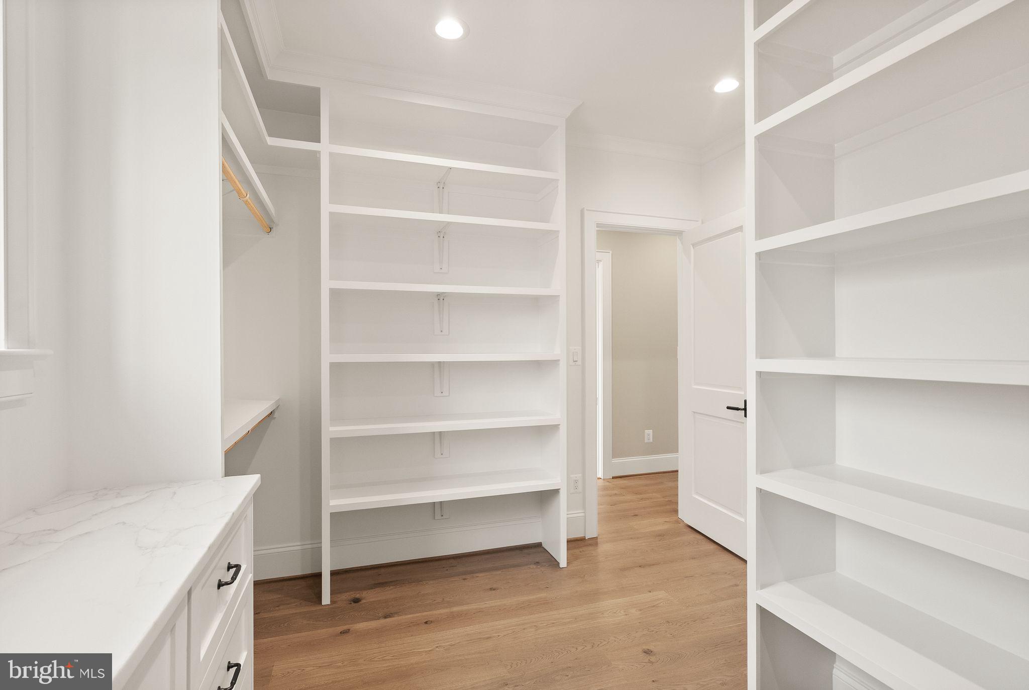 BELLEVUE FOREST - Residential