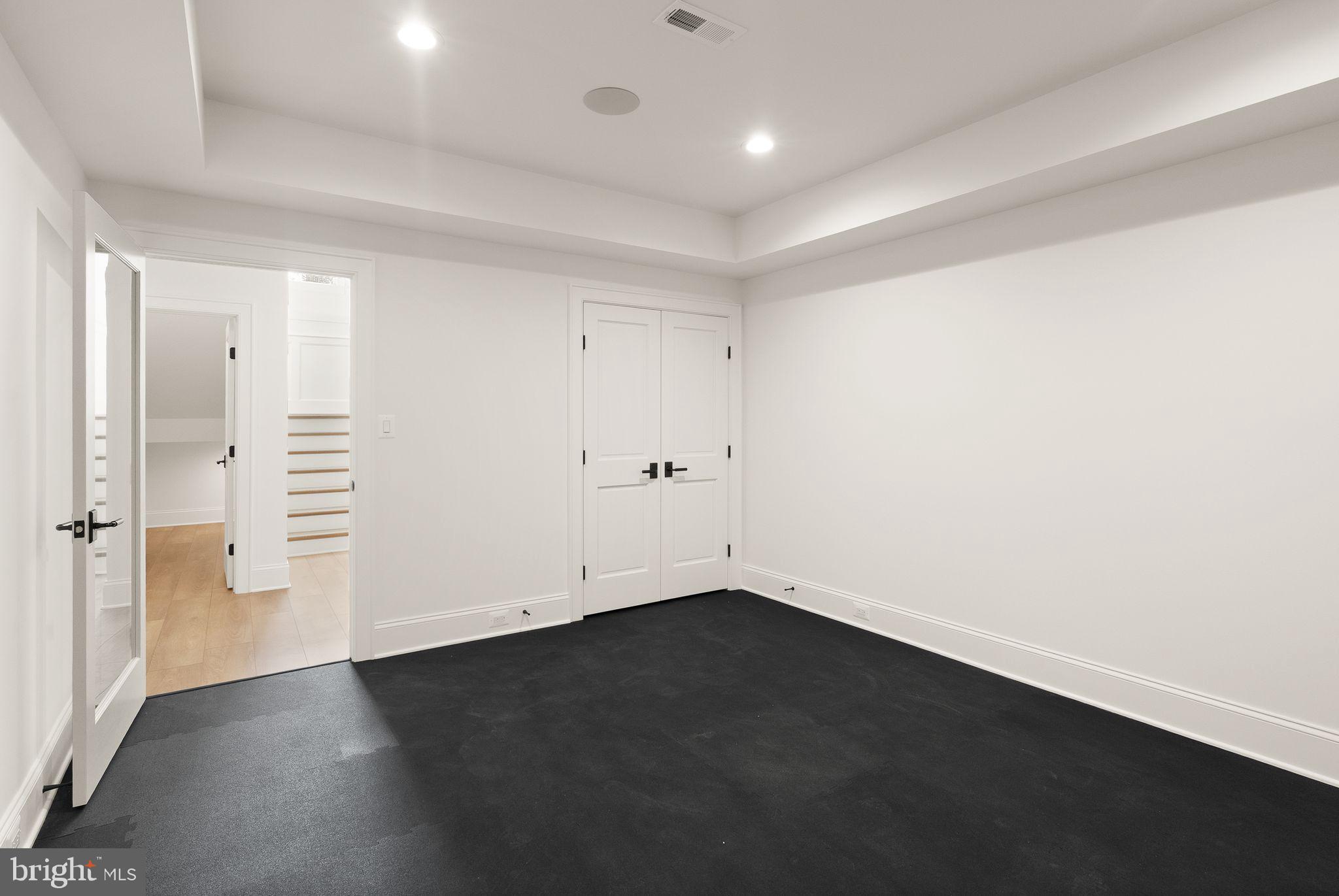 BELLEVUE FOREST - Residential