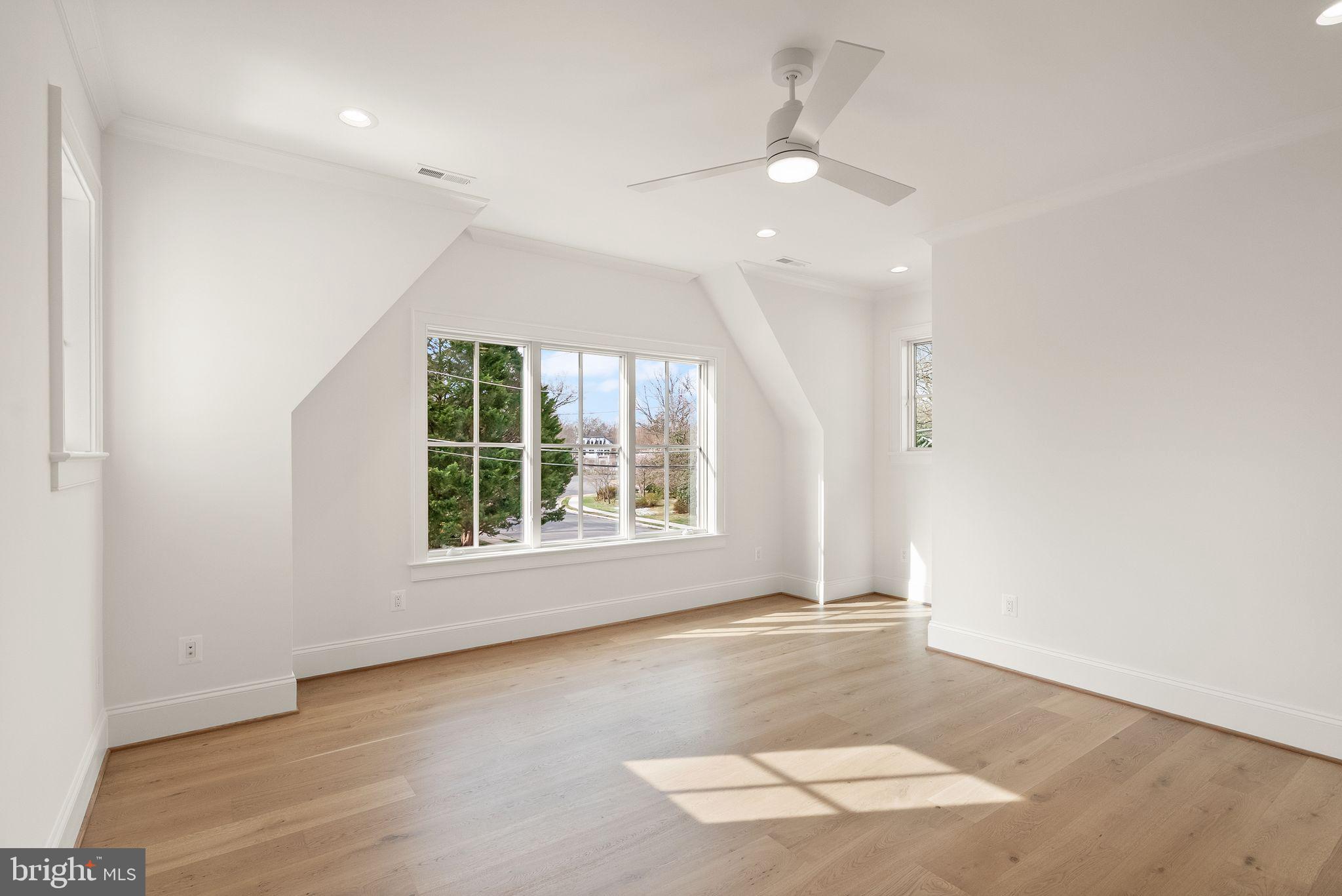 BELLEVUE FOREST - Residential