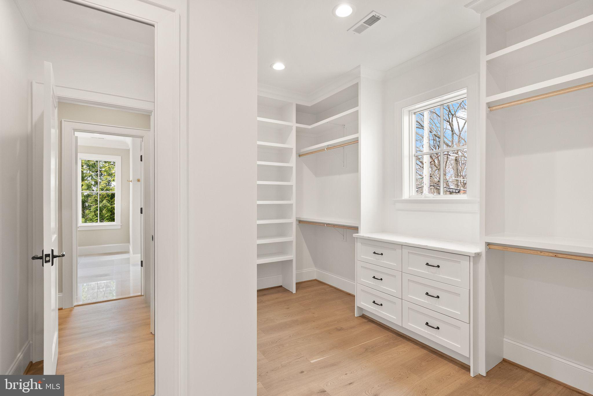 BELLEVUE FOREST - Residential