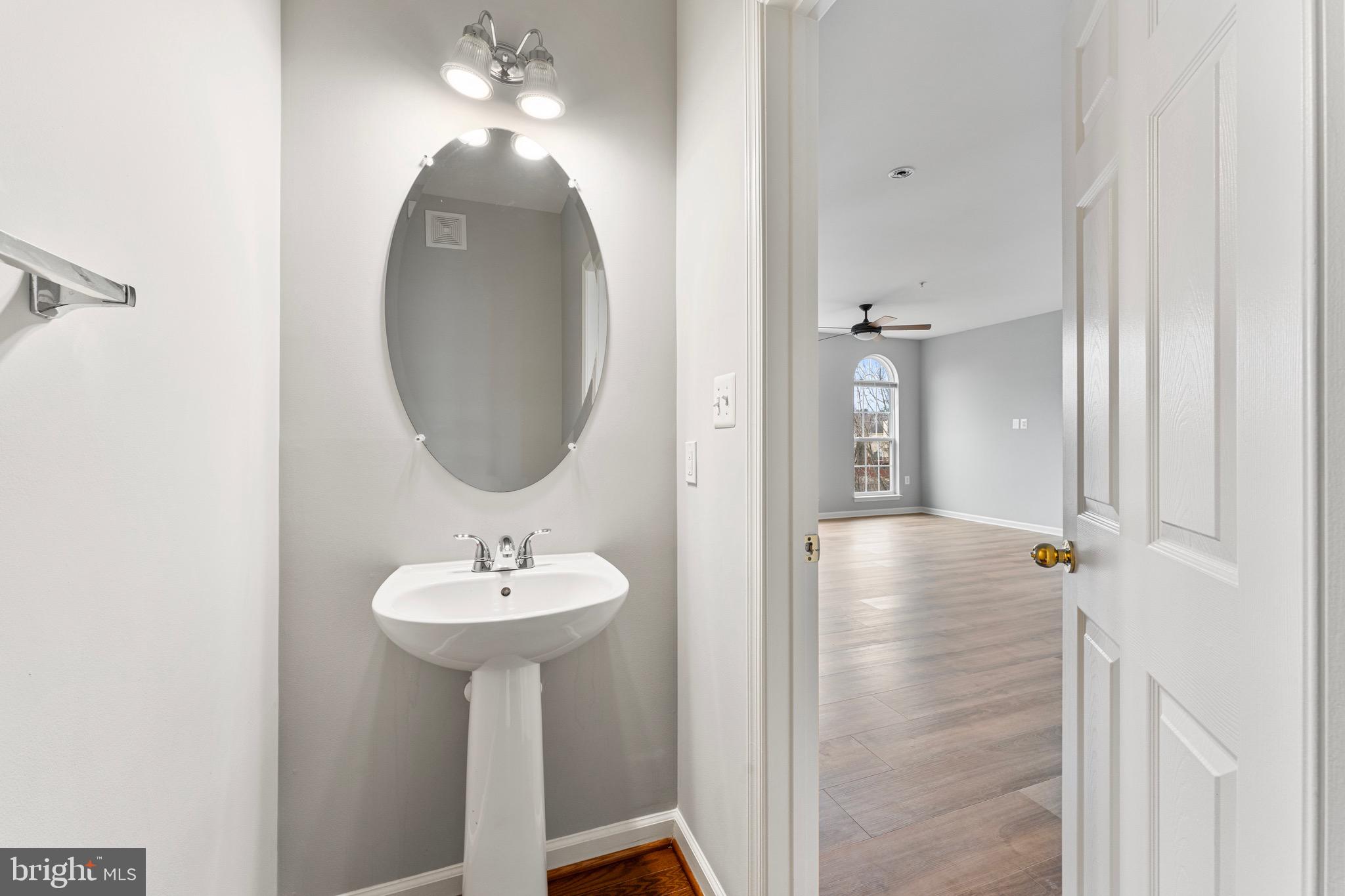 CENTREVILLE CROSSING - Residential Lease