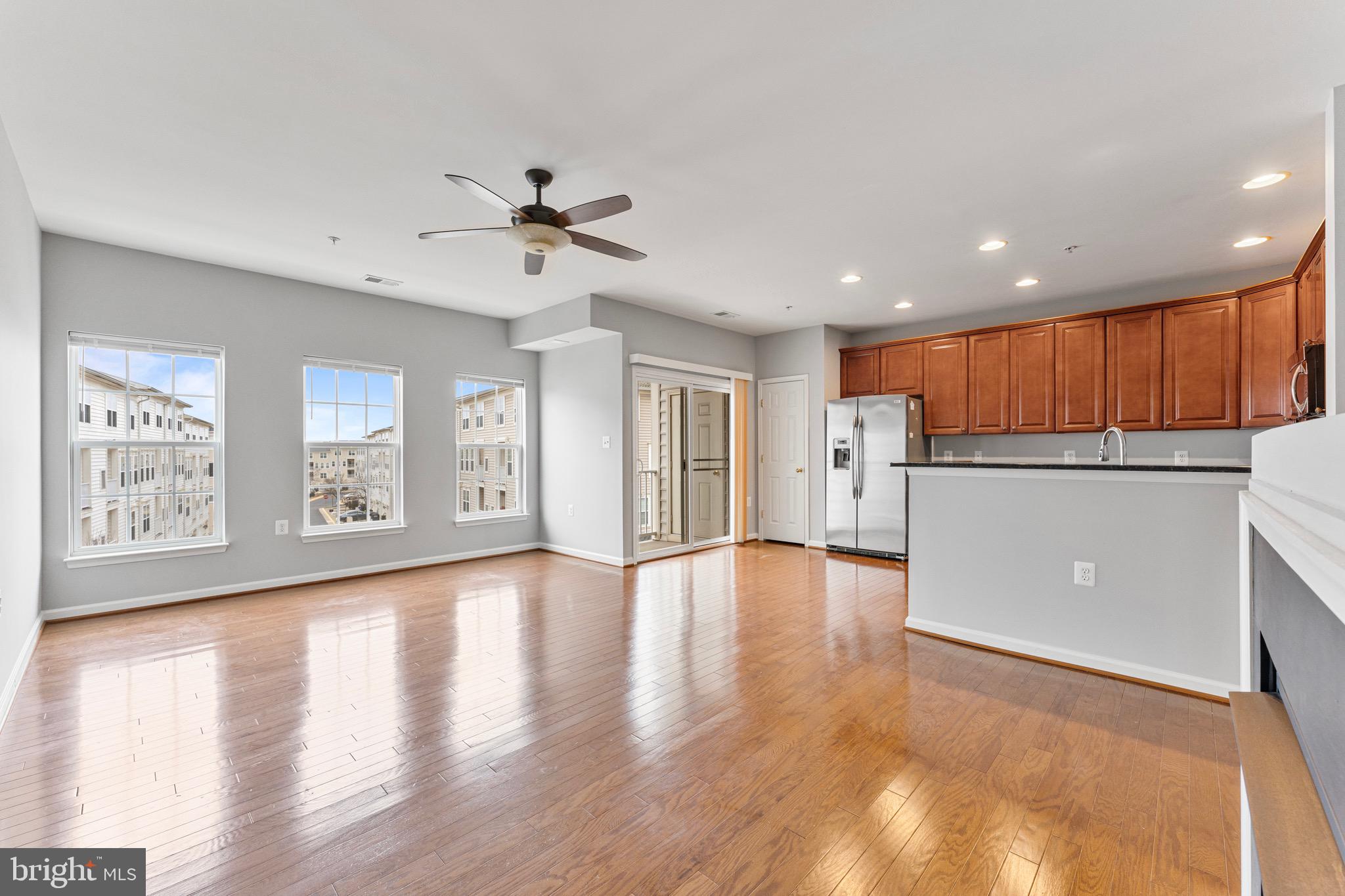 CENTREVILLE CROSSING - Residential Lease