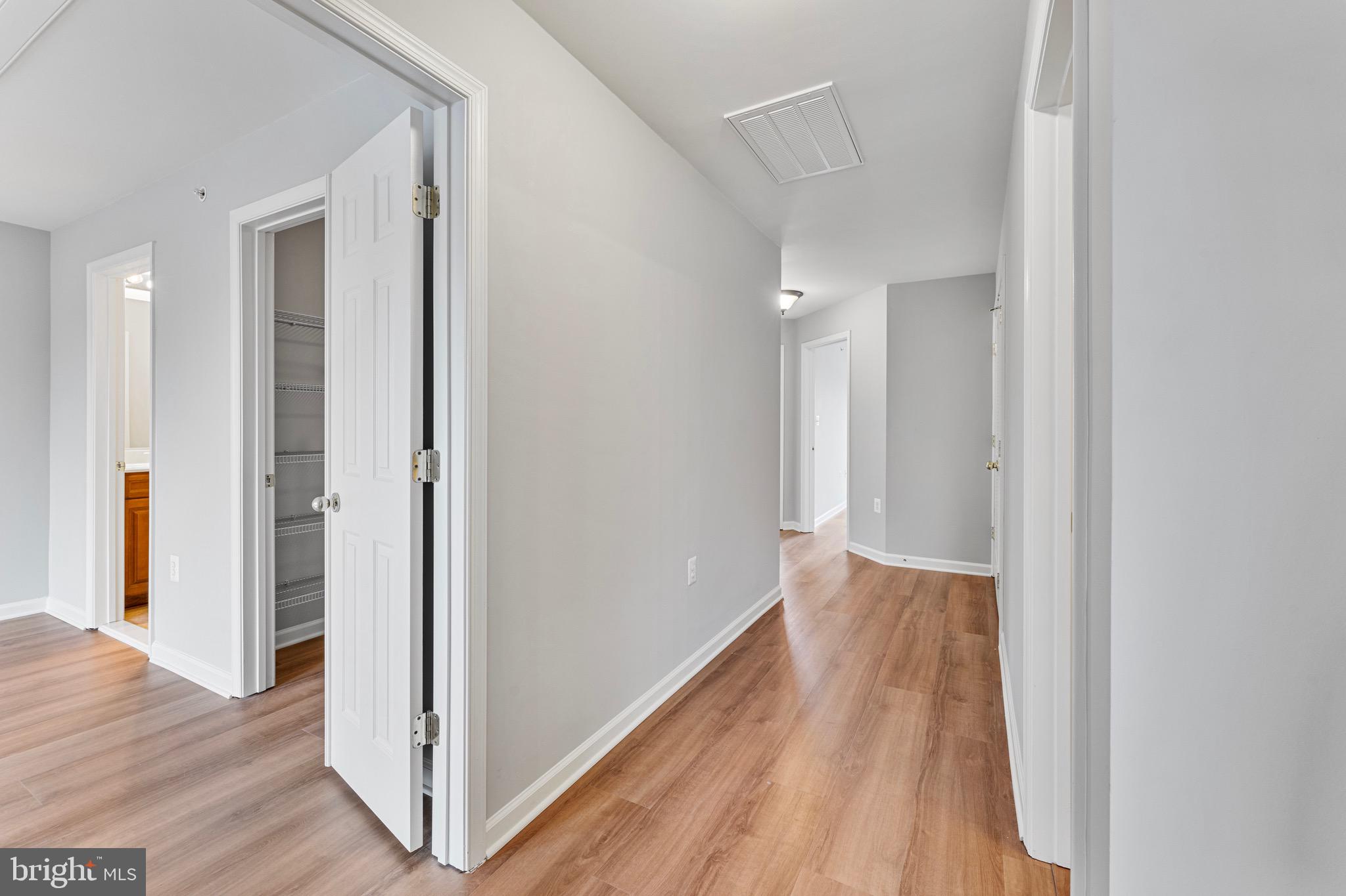 CENTREVILLE CROSSING - Residential Lease