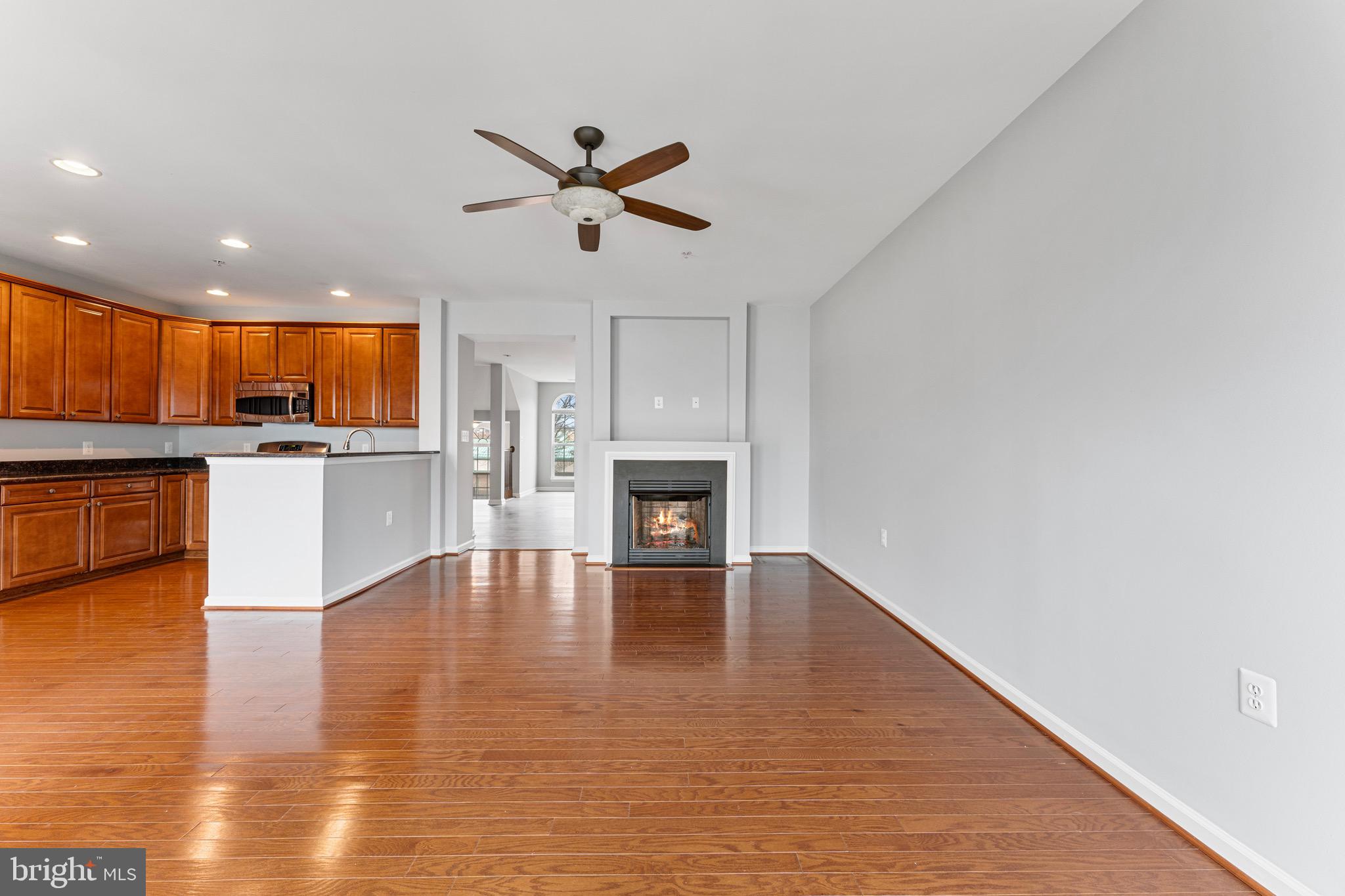 CENTREVILLE CROSSING - Residential Lease