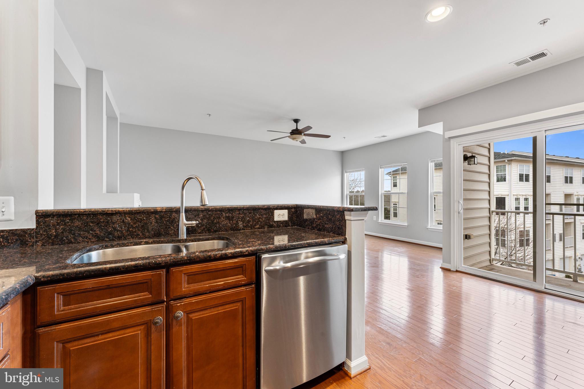 CENTREVILLE CROSSING - Residential Lease