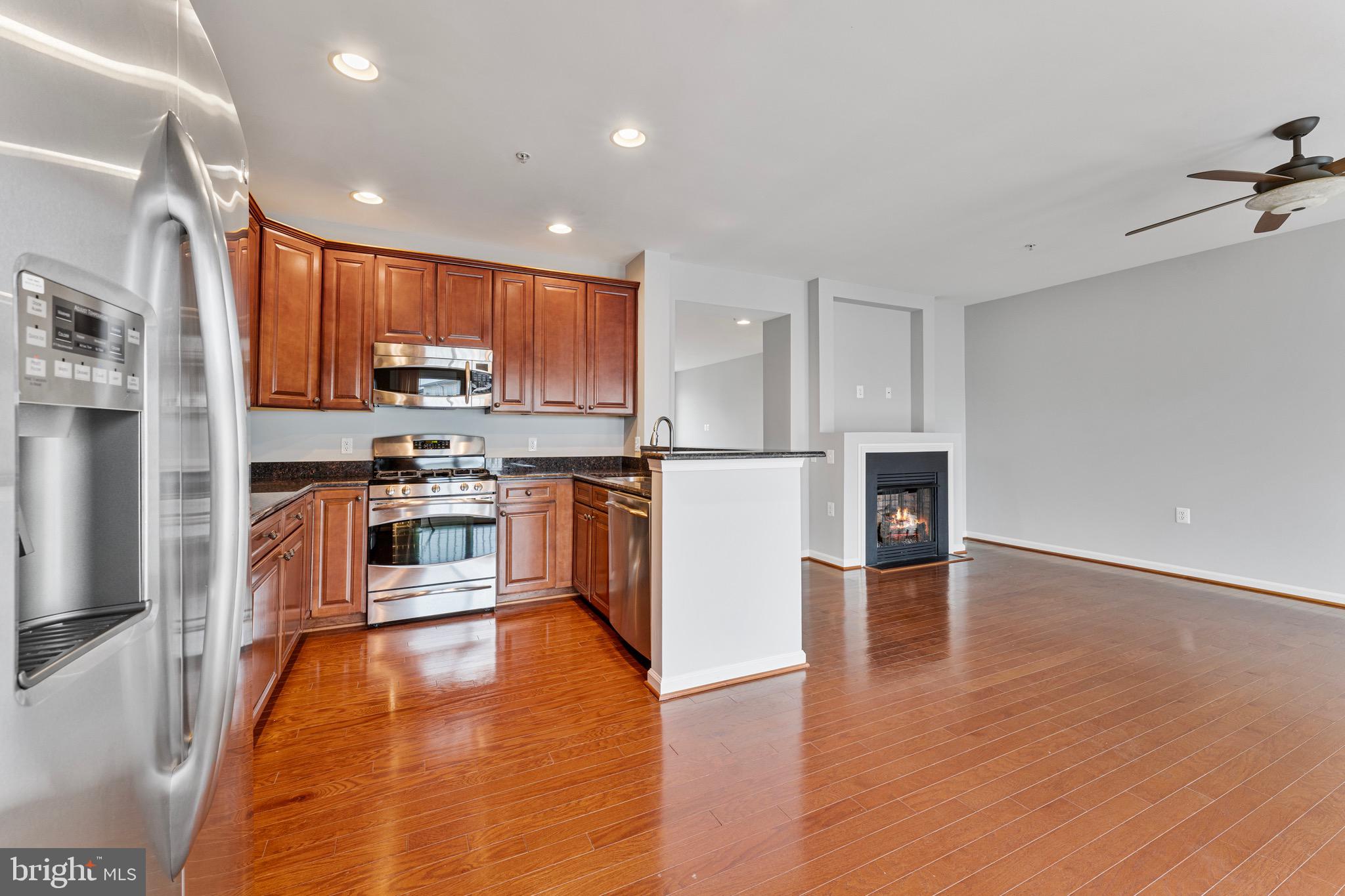 CENTREVILLE CROSSING - Residential Lease