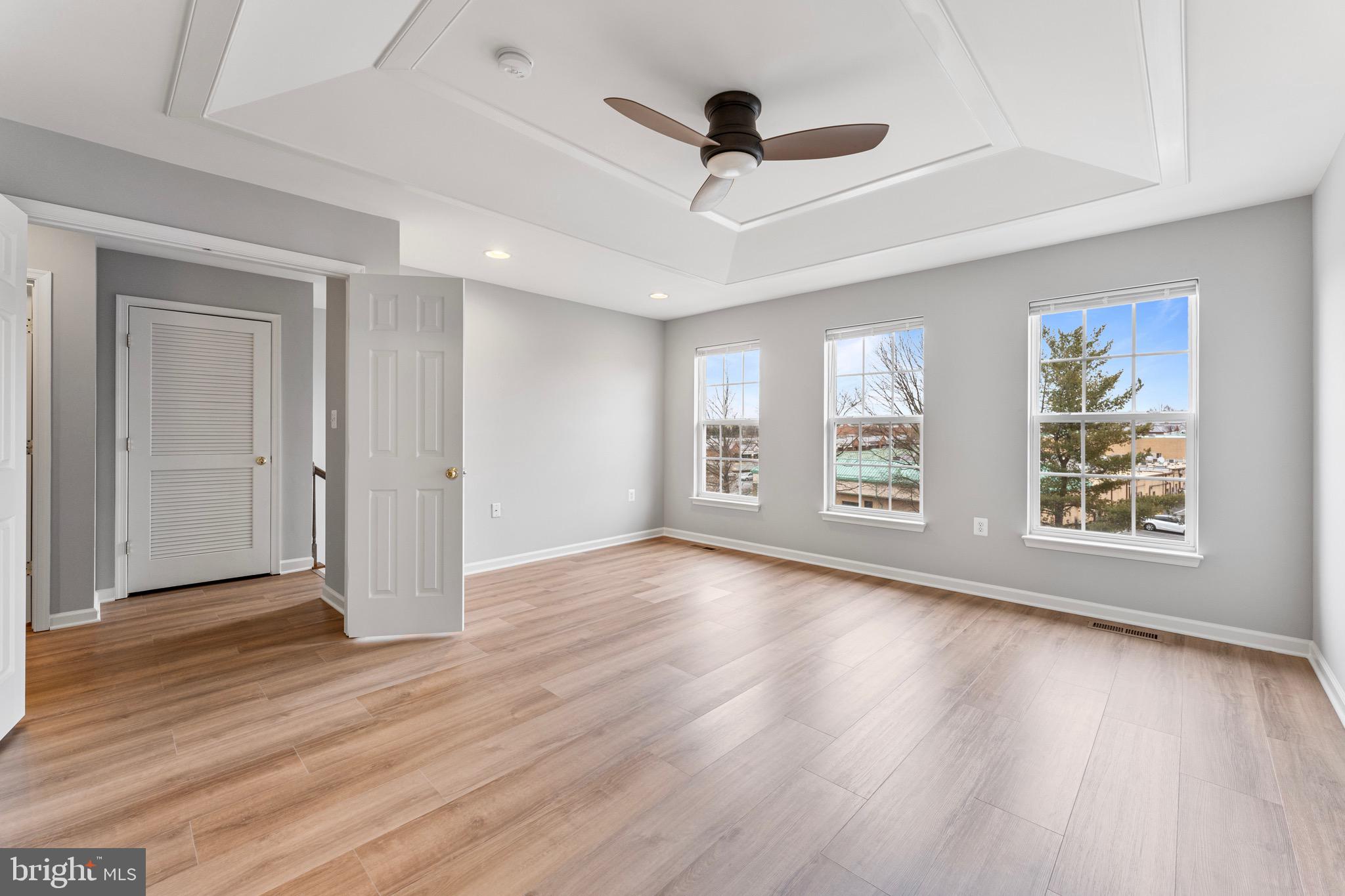 CENTREVILLE CROSSING - Residential Lease