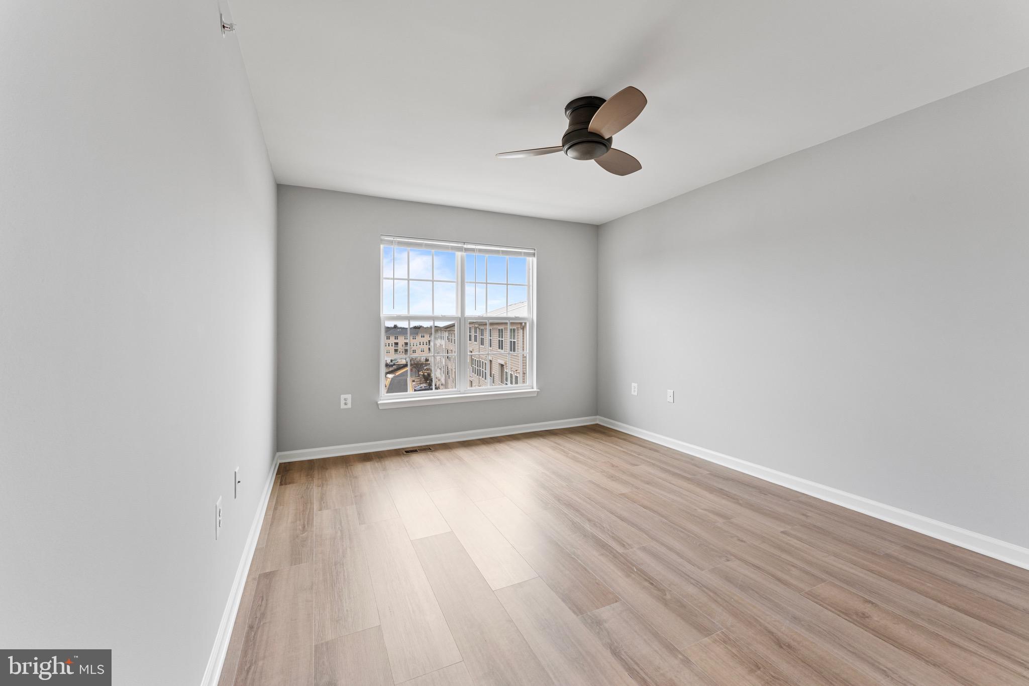 CENTREVILLE CROSSING - Residential Lease