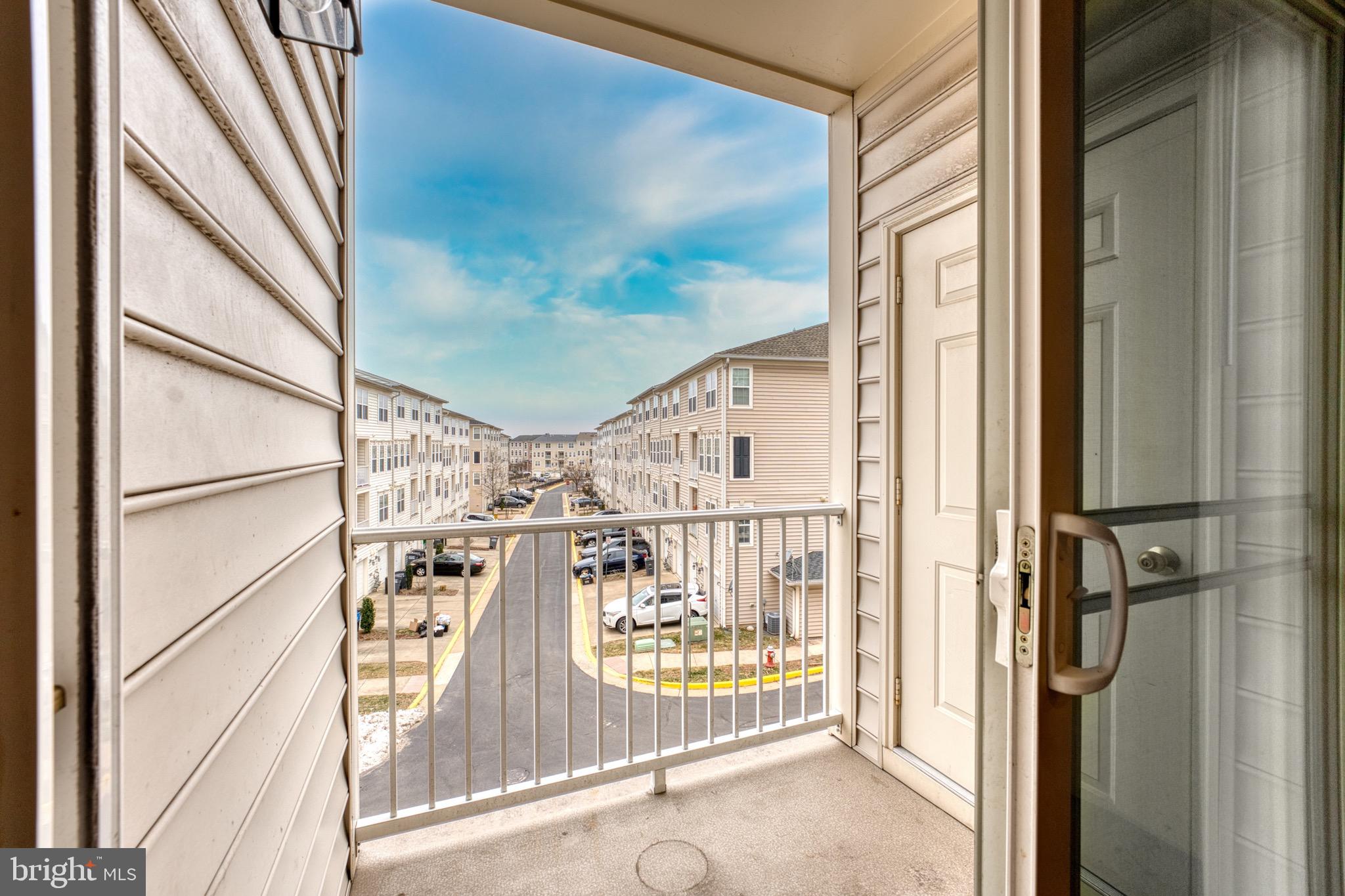 CENTREVILLE CROSSING - Residential Lease