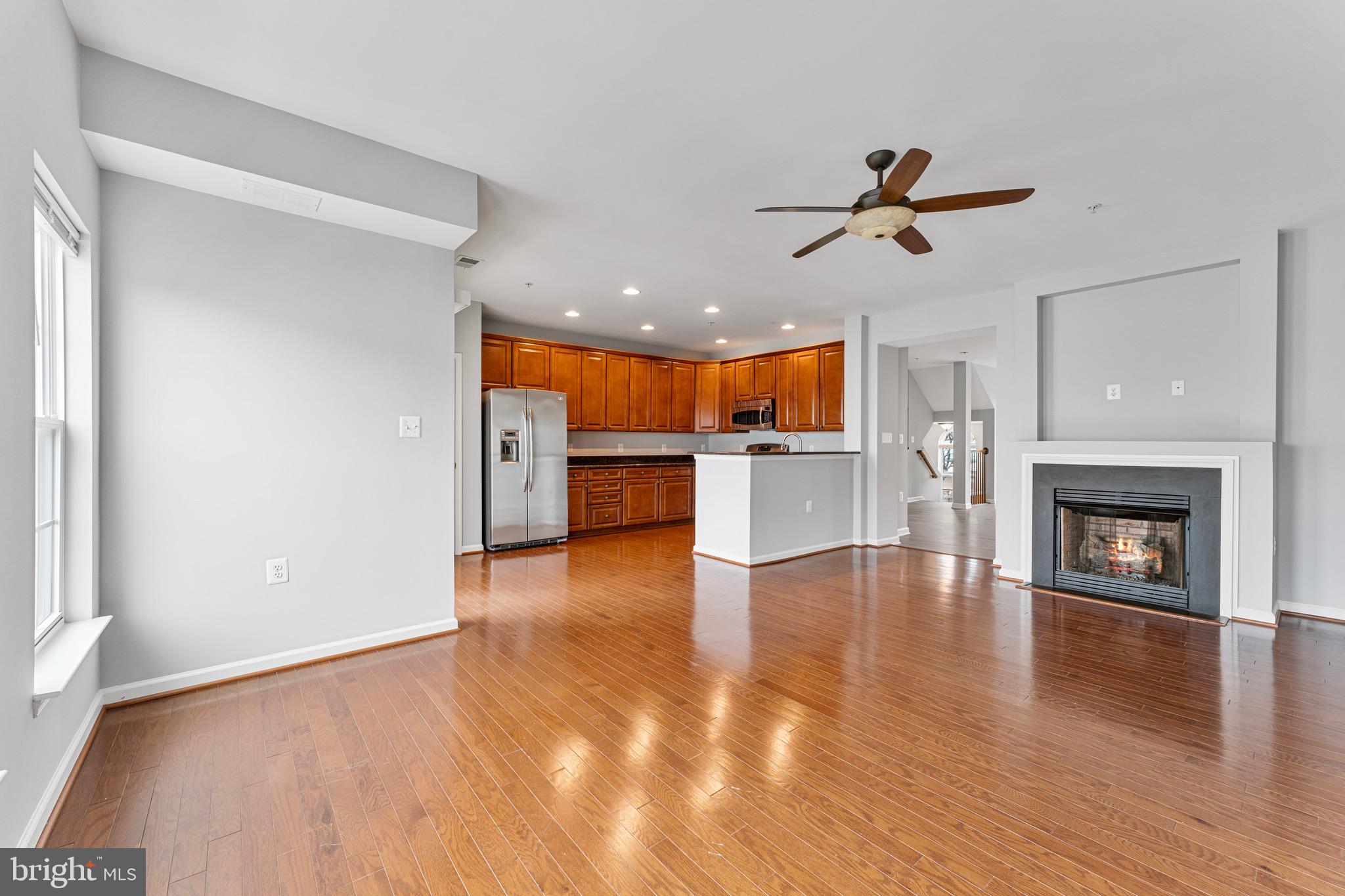 CENTREVILLE CROSSING - Residential Lease