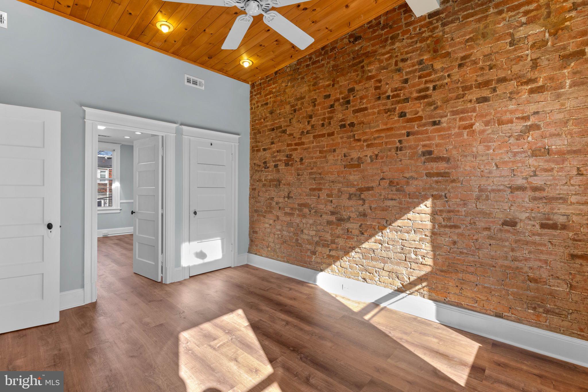 BROOKLAND - Residential Lease