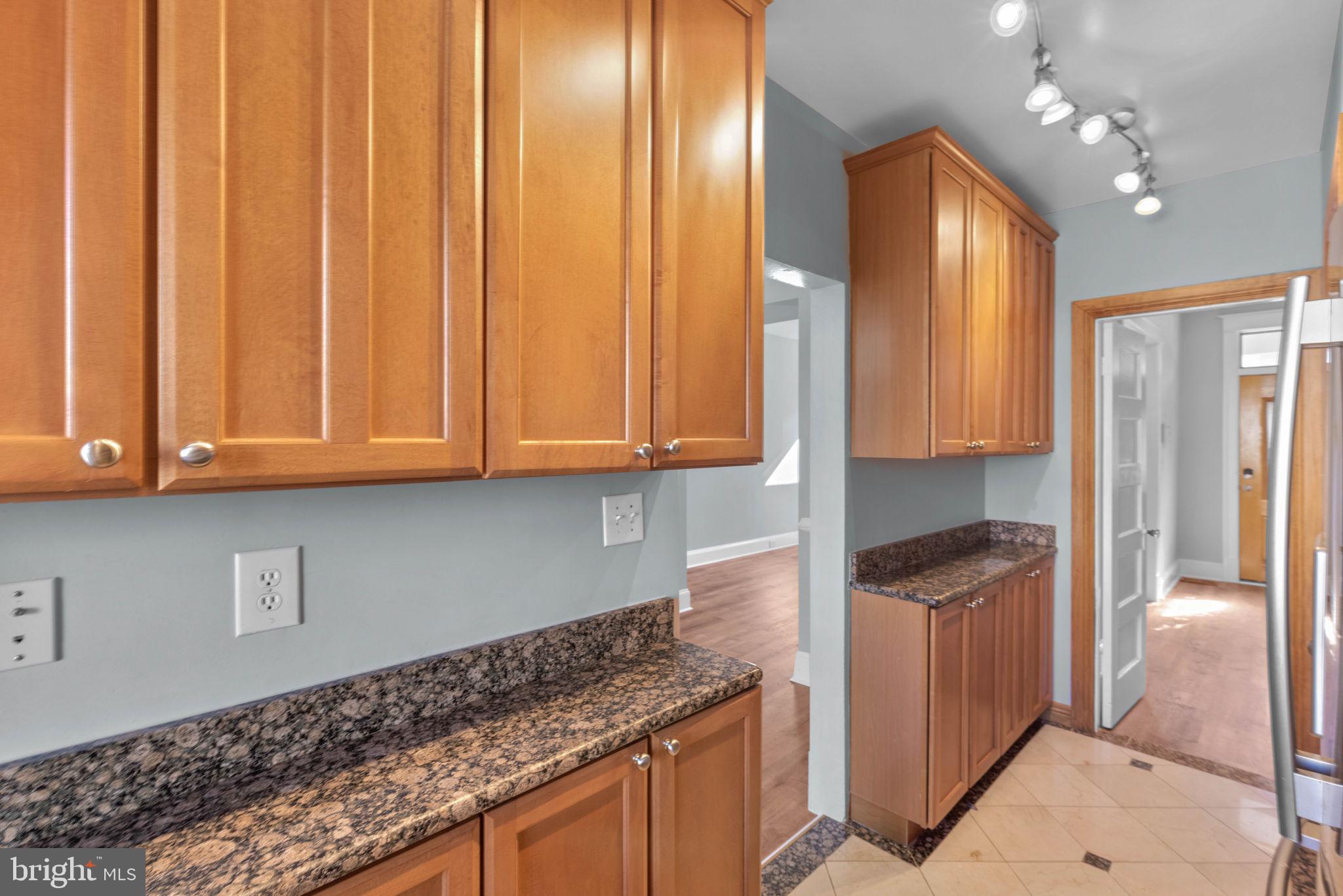 BROOKLAND - Residential Lease