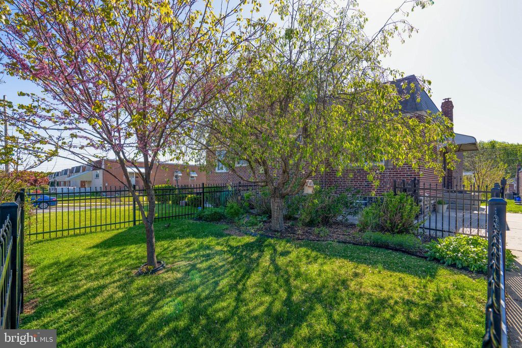 Photo of 7847 Brous Avenue, PHILADELPHIA, PA 19152 (MLS # PAPH2601074)