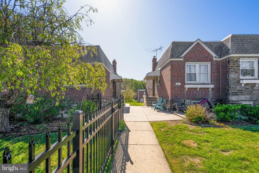 Photo of 7847 Brous Avenue, PHILADELPHIA, PA 19152 (MLS # PAPH2601074)