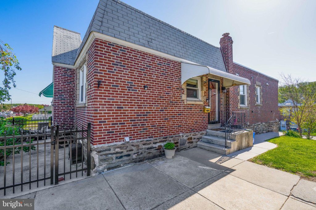 Photo of 7847 Brous Avenue, PHILADELPHIA, PA 19152 (MLS # PAPH2601074)