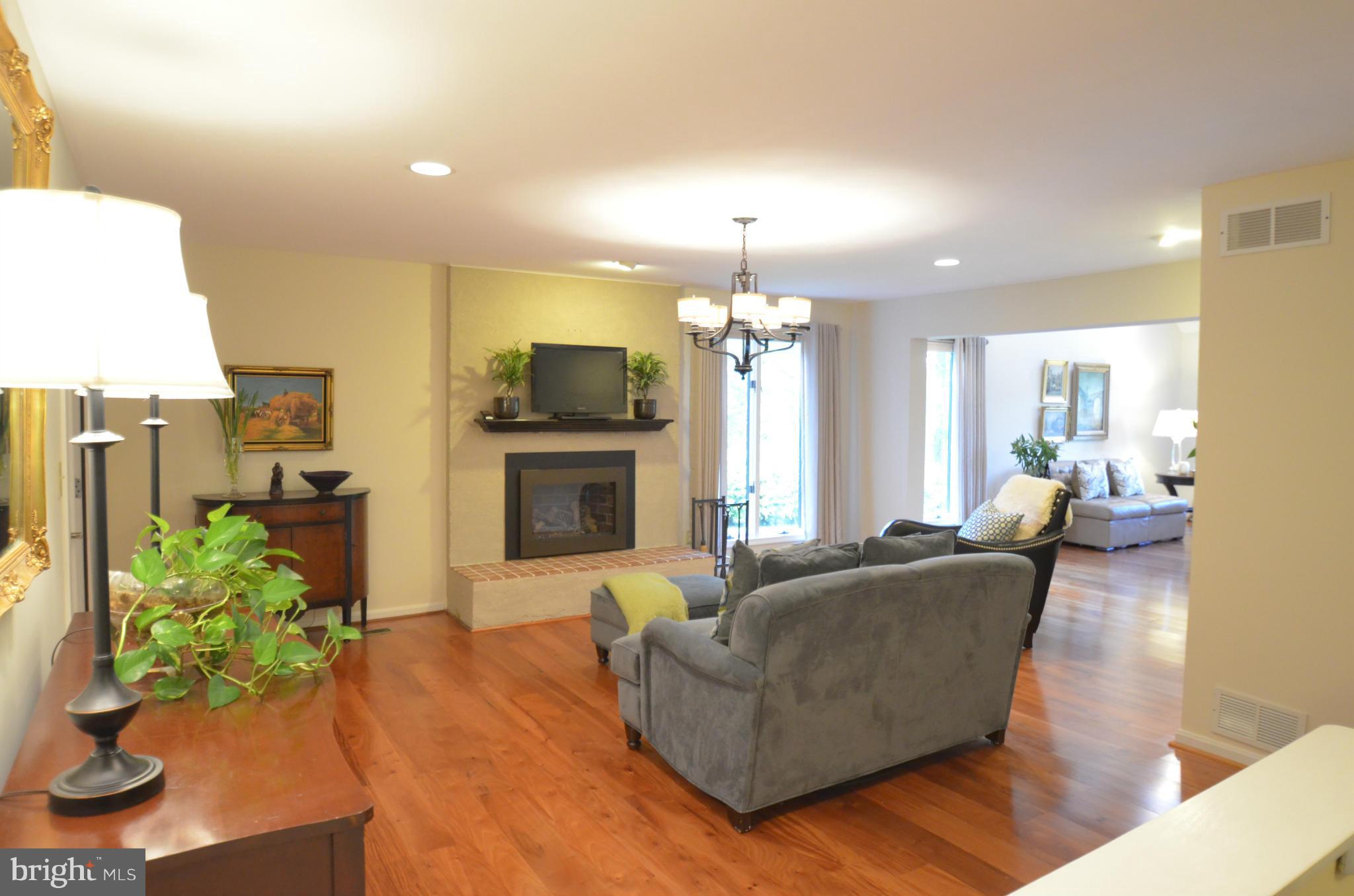 FIVE SPRINGS - Residential