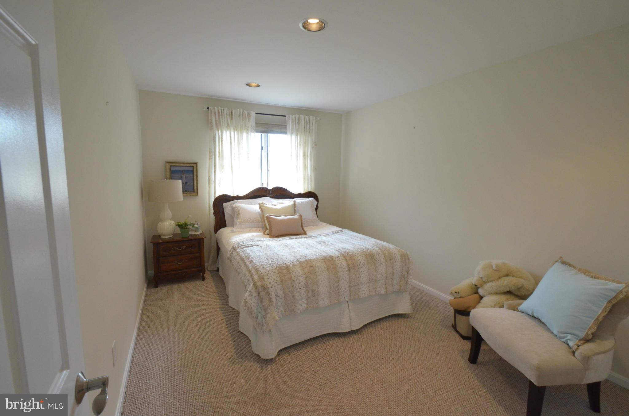 FIVE SPRINGS - Residential