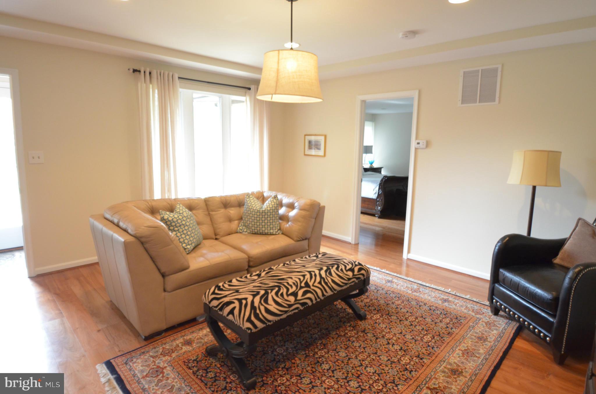 FIVE SPRINGS - Residential