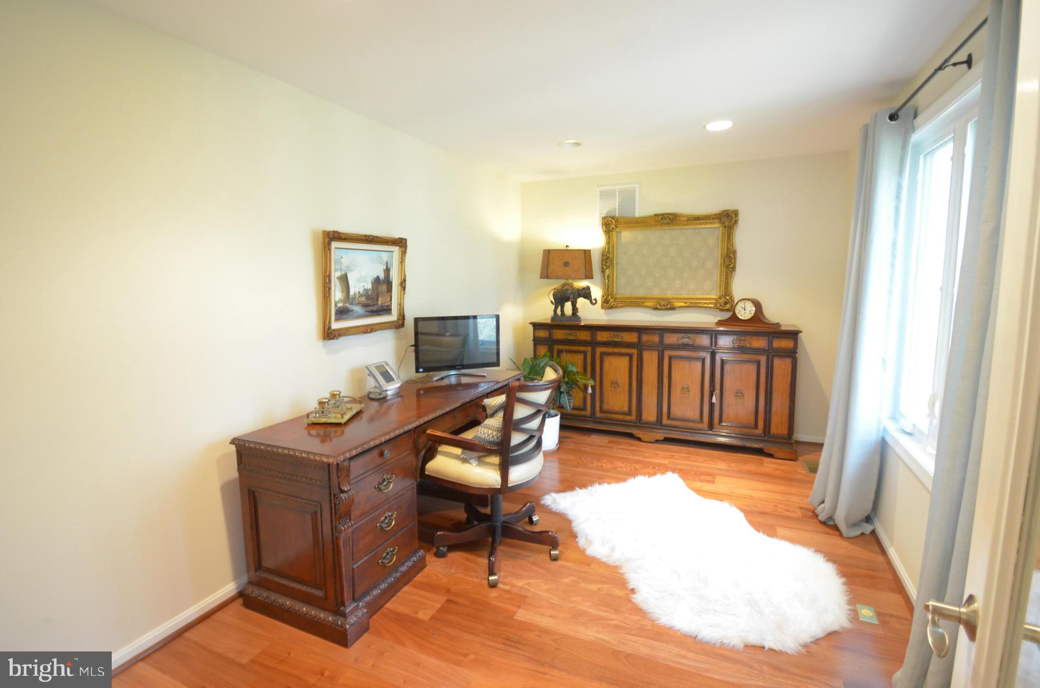 FIVE SPRINGS - Residential