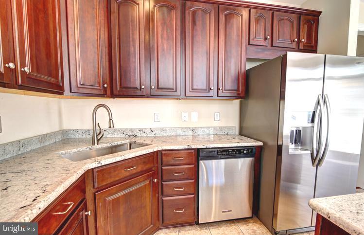 LORTON STATION SOUTH - Residential Lease