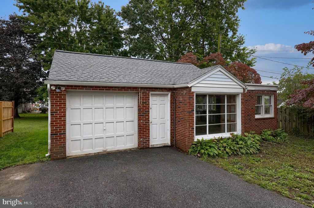 Photo of 2249 Manor Ridge Drive, LANCASTER, PA 17603 (MLS # PALA2076864)