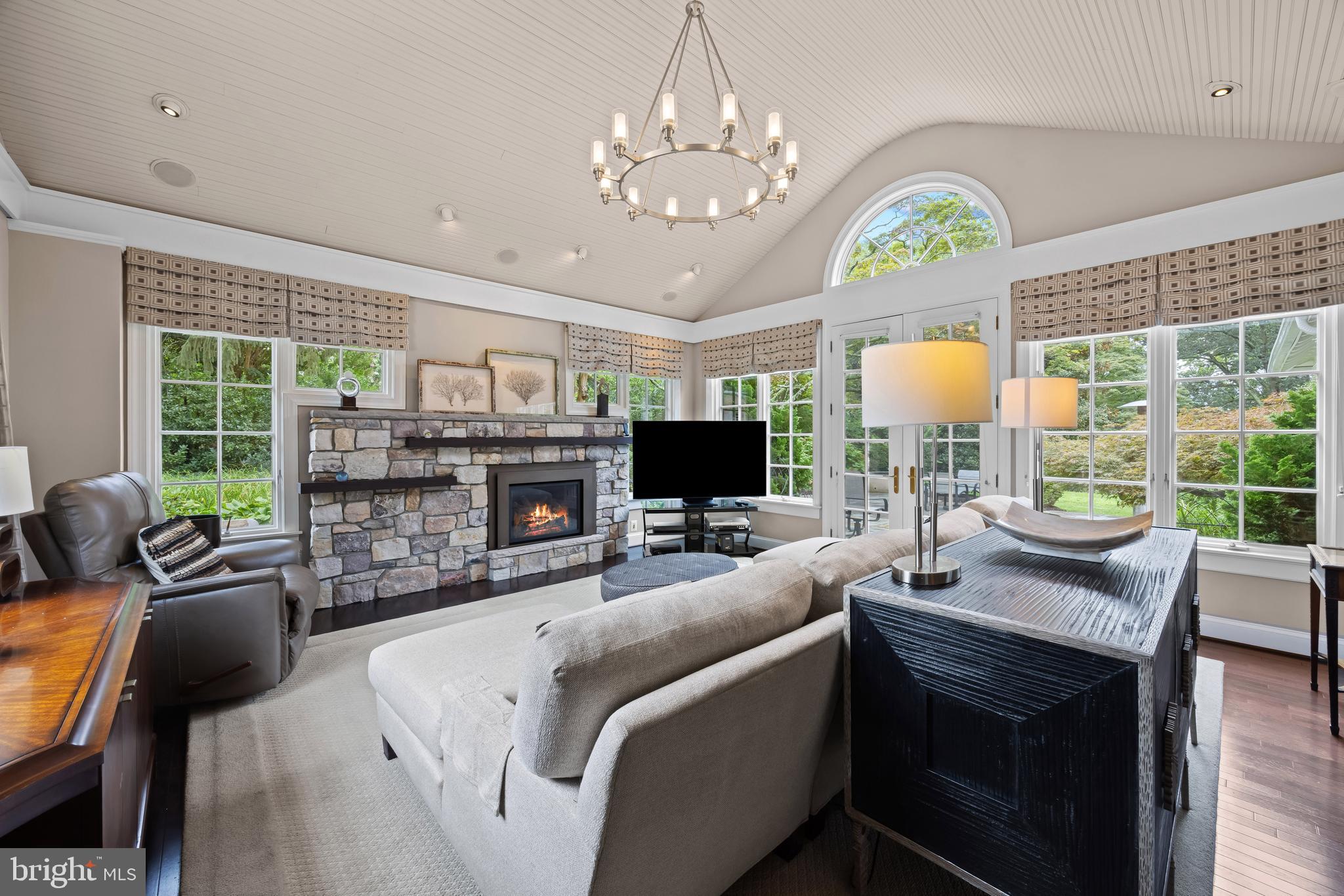 OLDE SEVERNA PARK - Residential