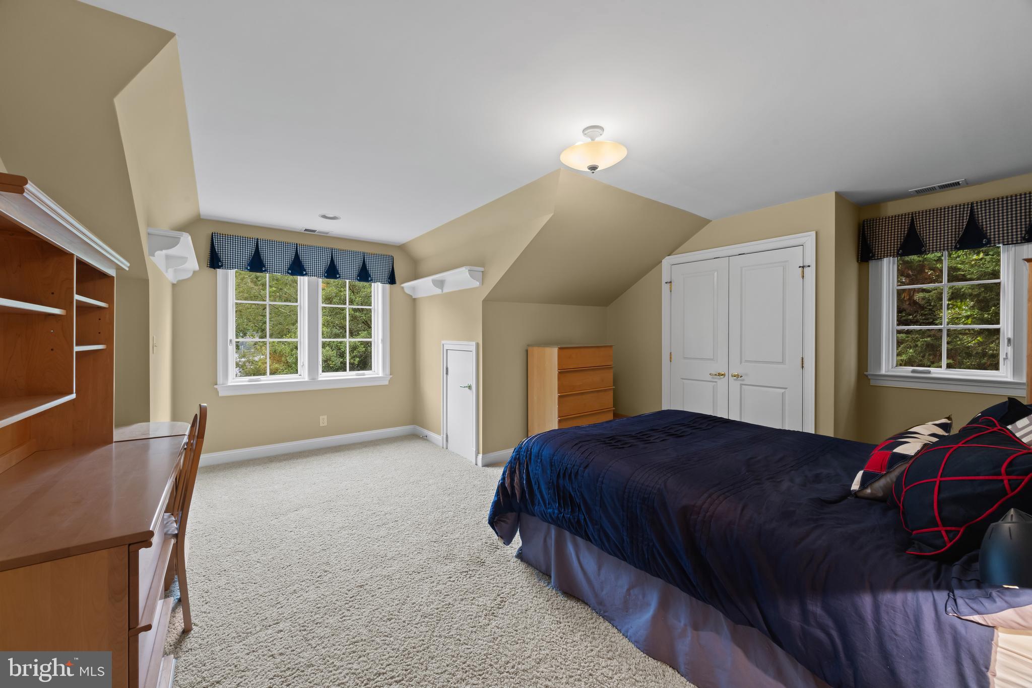 OLDE SEVERNA PARK - Residential