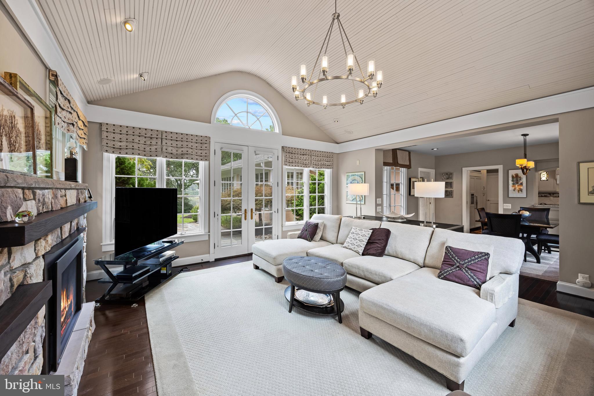 OLDE SEVERNA PARK - Residential