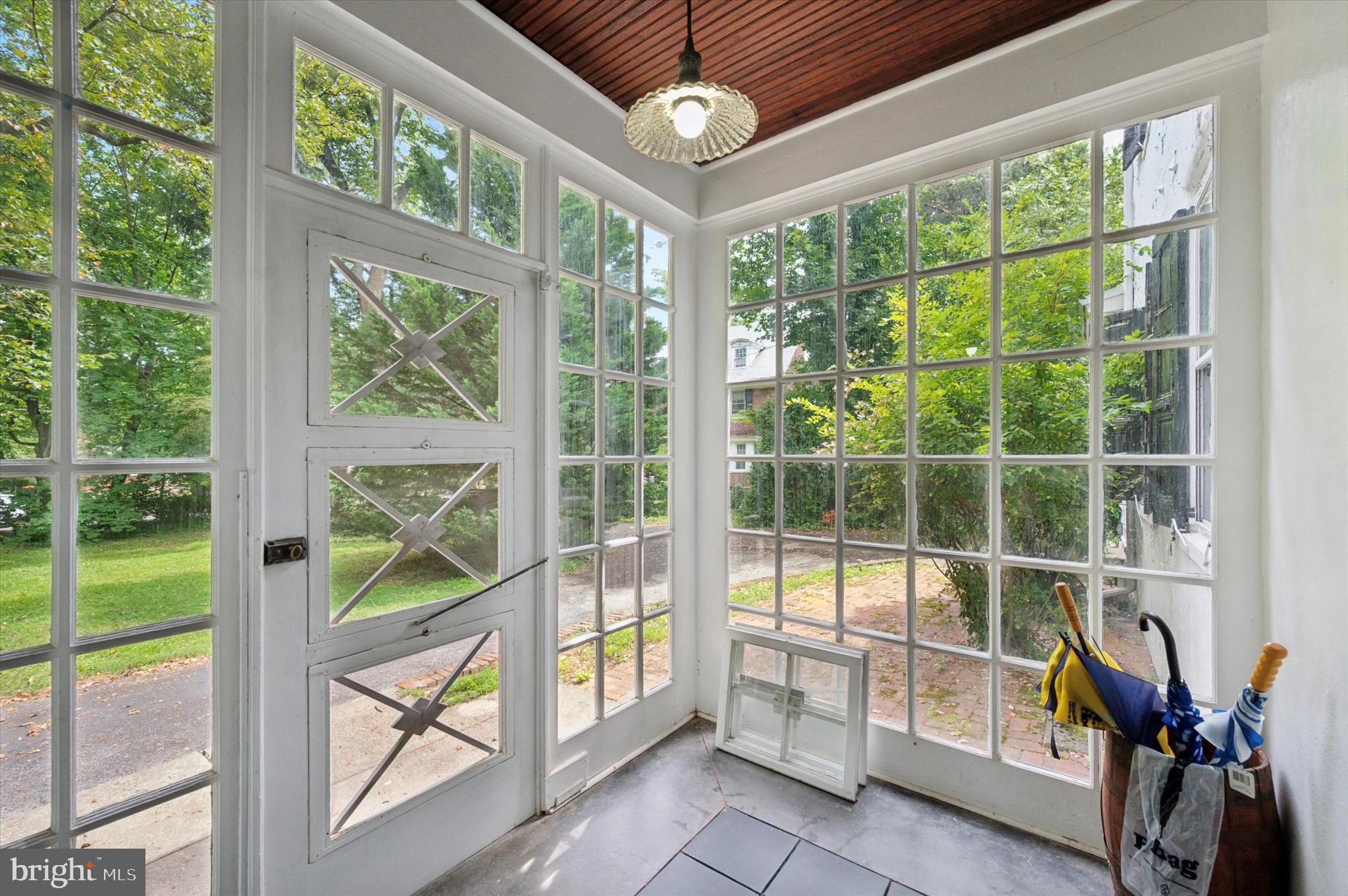 212 W 24TH STREET