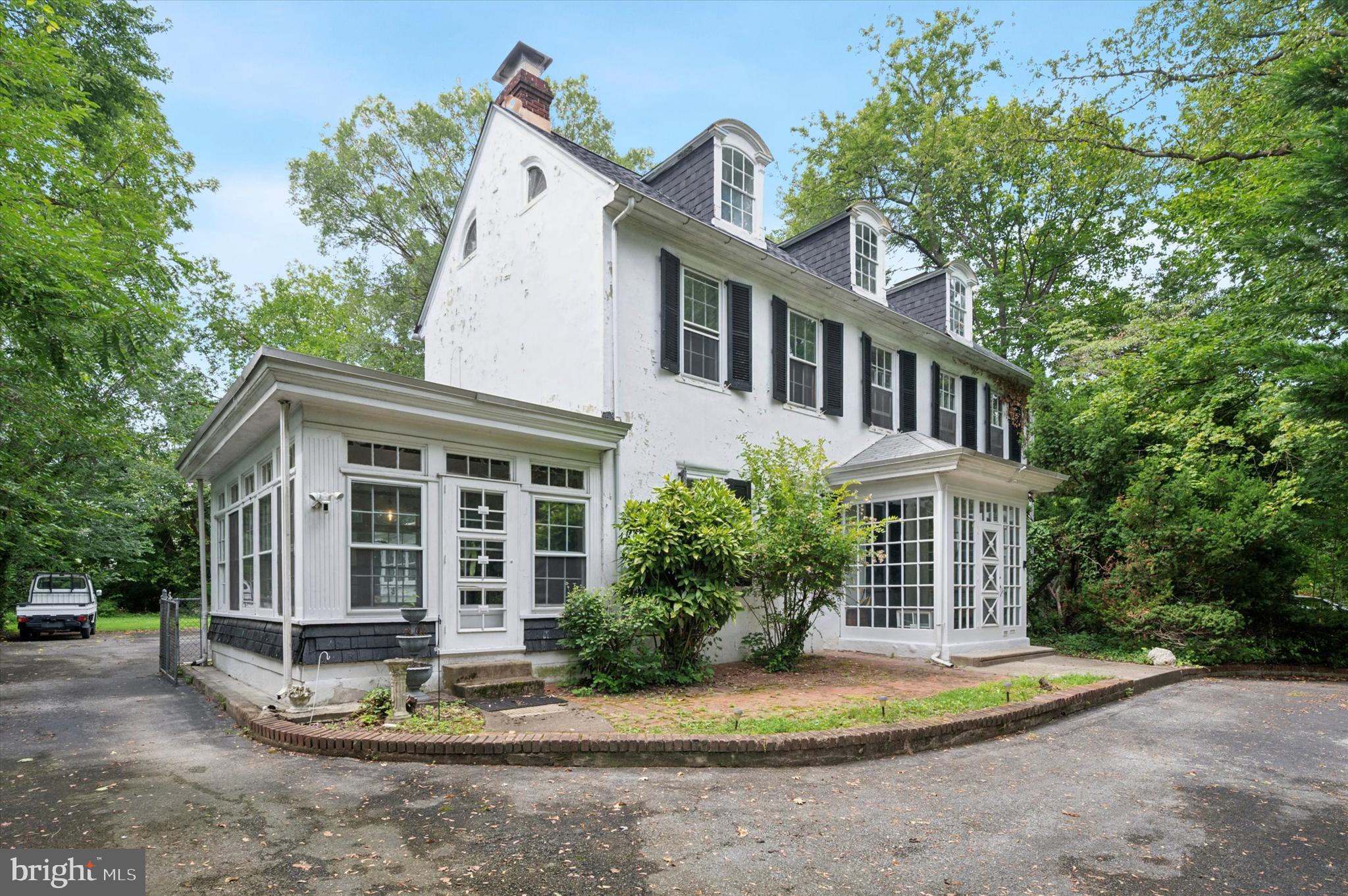 212 W 24TH STREET