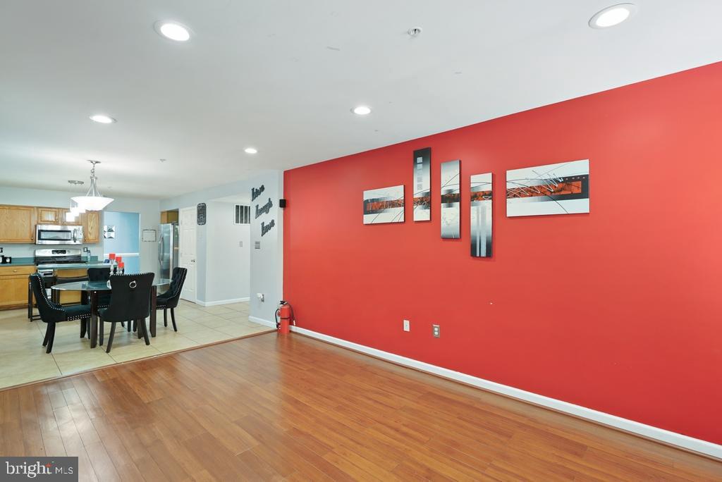 SUMMIT CREEK - Residential