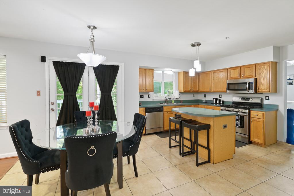 SUMMIT CREEK - Residential